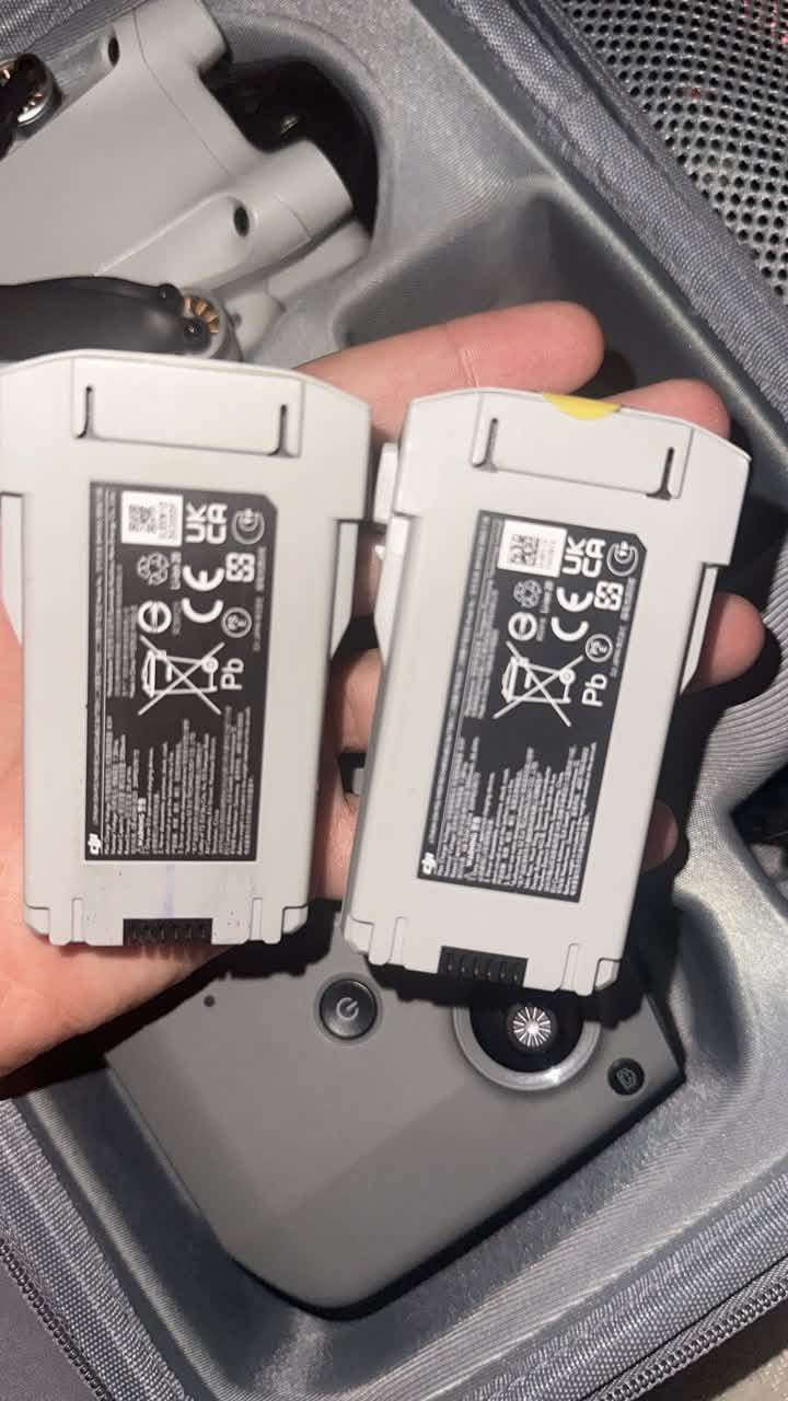 السلام عليكم ورحمة الله وبركاته
درون dji mini 3 pro سنكل أستعمال قليل جداً
مع بطاريتين بلاس الأصلي ٤٨ دقيقة ملحقات كاملة مع ريش أحتياط جديد وقديم ومفك براغي.

❗️ملاحظة : بيها فقط خدش بسيط وممأثر أبداً مكاني سماوة توصيل ماعندي للي حاب يتواصل رقمي واتساب  ***********
