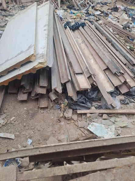 السلام عليكم 
للبيع
شيلمان بلجيكي
ابواب شبابيك بواري مدور 
ابواب خشب 
جنل 
زوايا 
سندويج 
العنوان كوت شارع النفط قرب كهوة بيت الطين 
***********
***********
