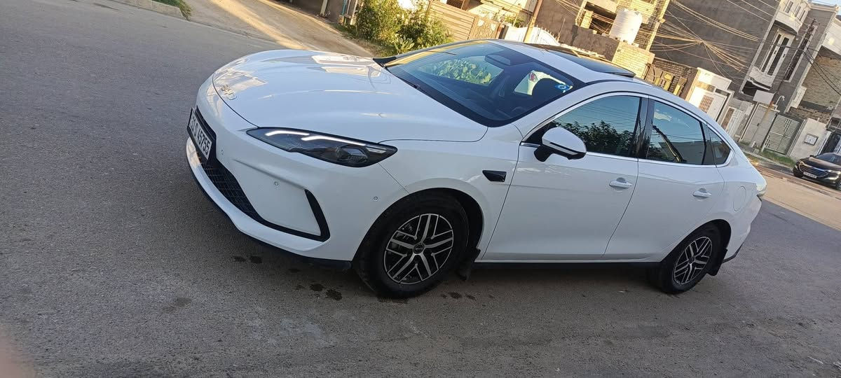 السلام عليكم .

BYD 
CL5 ماشيه 14 الف مكفوله
 فووووول مواصفات 
بصمه فتحه ويل كب مرايا شفط كرسي كهرباء كشنات جلد داخل أبيض 13 كاميرا شاشه كبيره 
قطعتين تبريد .

بغداد 

*********** غير متواجد على الفيس .
