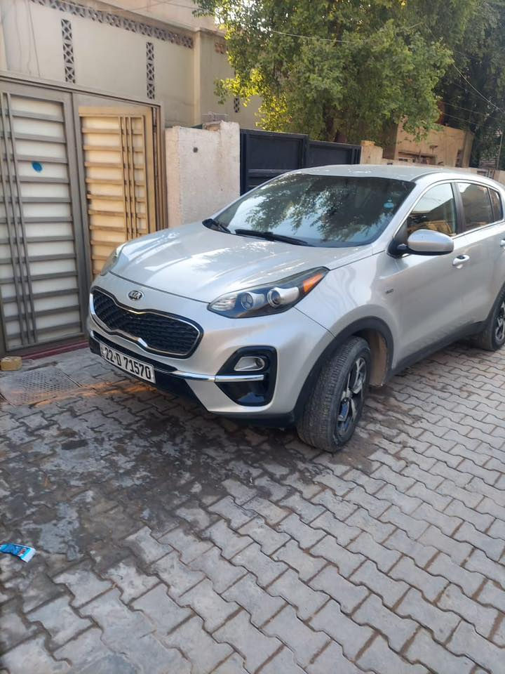 السلام عليكم.

للبيع سبورتاج 2020 امريكي

ماشية 85 كيلو محرك 2400 GDi 
حادثه كما موضح بالصور : ضربة جاملغ يمنة او. باب سائق بصف مبدل
تحديد مسار فوريل تحكمات ستيرن شاشة كامرة خلفية ردات 
رقم اربيل 
مكان السيارة بغداد 
السعر:🏷️145$ وبيها مجال

0770 007 2083
