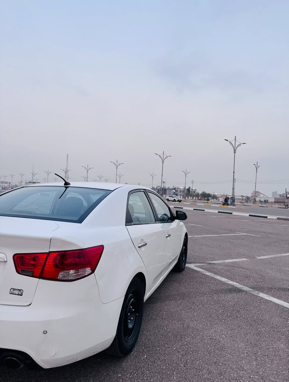 سلام عليكم سيراتو 2013 خليجي
بيع او مراوس
محرك 1600 دوش كير 6 نمر
تبريدها خير من الله
مكينة لا تبخير ولا تنقيص
حدادية جيدة
السيارة بيها رشات صبغ

مواصفاتها
تحكم ستيرن جهتين
اشاير بالمري وشفط كهربائي
كاميرا وتاب وحساسات خلفية
بريك نظام ABS 
تخم تاير امامي جديد
وباتري جديد
السعر 90
موجود ع الرقم والواتساب 
***********
