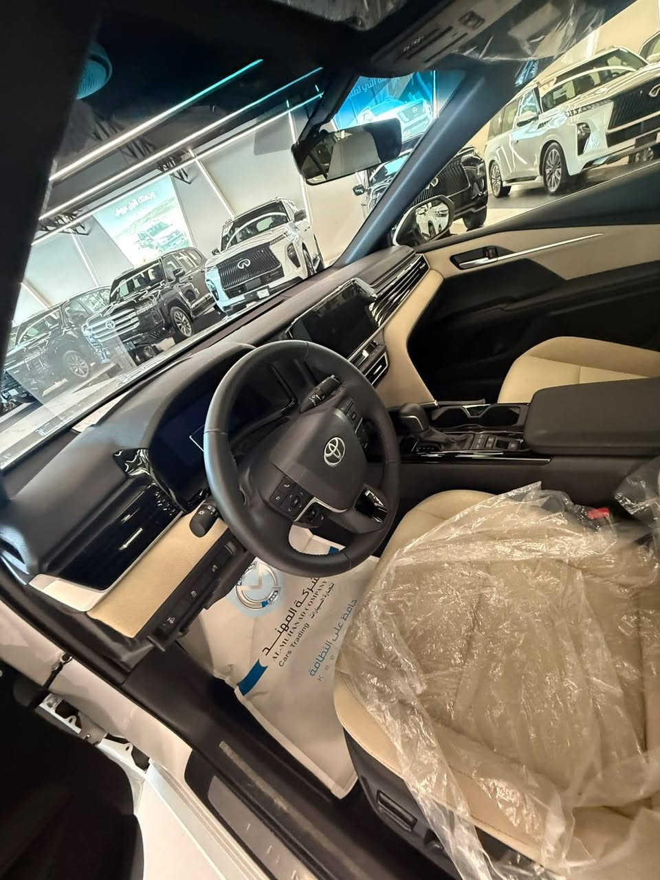 👑🚗 عنوان الأناقة… ورمز الاعتمادية اليابانية 🚗👑

🔥 تويوتا كامري هايبرد LE موديل 2025 (خليجي) 🔥

سيارة صُممت لتمنحك أعلى مستويات الراحة، التكنولوجيا، والاقتصادية في استهلاك الوقود، مع تصميم راقٍ يجمع بين الفخامة والأداء المتطور.

💎 الأداء:
✔️ محرك 2500 سي سي هايبرد
✔️ قيادة هادئة واقتصادية مع استجابة قوية
✔️ 3 أوضاع قيادة (Normal – Eco – Sport) لتناسب جميع أساليب القيادة

✨ المواصفات (فل كامل):
✔️ سقف بانوراما فاخر
✔️ داخلية باللون البيجي الأنيق
✔️ تشغيل بصمة
✔️ دخول ذكي بدون مفتاح
✔️ شاحن لاسلكي (Wireless Charger)
✔️ نظام EV Mode للقيادة الكهربائية بسرعات منخفضة
✔️ Auto Hold لراحة أكبر أثناء التوقف
✔️ مثبت سرعة (Cruise Control)
✔️ نظام تحديد المسار
✔️ مانع الانزلاق (Traction Control)
✔️ التحكم بمستوى ارتفاع الإنارة الأمامية
✔️ حساسات أمامية وخلفية
✔️ كامرة خلفية عالية الدقة
✔️ تحكم بالستيرن من الجهتين
✔️ أربع نوافذ أوتوماتيكية
✔️ قطعتان تبريد منفصلتان لراحة جميع الركاب
✔️ شاشة معلومات وترفيه حديثة
✔️ إنارة LED عصرية تمنح السيارة حضوراً مميزاً

🎯 كامري 2025 ليست مجرد سيارة… بل تجربة قيادة تجمع بين الفخامة، الاعتمادية، والتكنولوجيا المتقدمة التي جعلت منها الخيار الأول لعشاق تويوتا.

📍 شركة المهند لتجارة السيارات
بغداد – معارض النهضة

👨‍💼 استشاري المبيعات:
 حيدر هاشم

📞 للحجز والاستفسار:
***********

🔥 امتلك سيارة تجمع بين الفخامة والاقتصادية… واستمتع بقيادة ترتقي بكل تفاصيل يومك.

