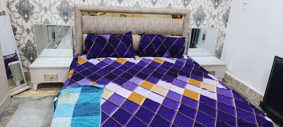 غرفة نوم للبيع نضيفة فول السعر مليون ***********
