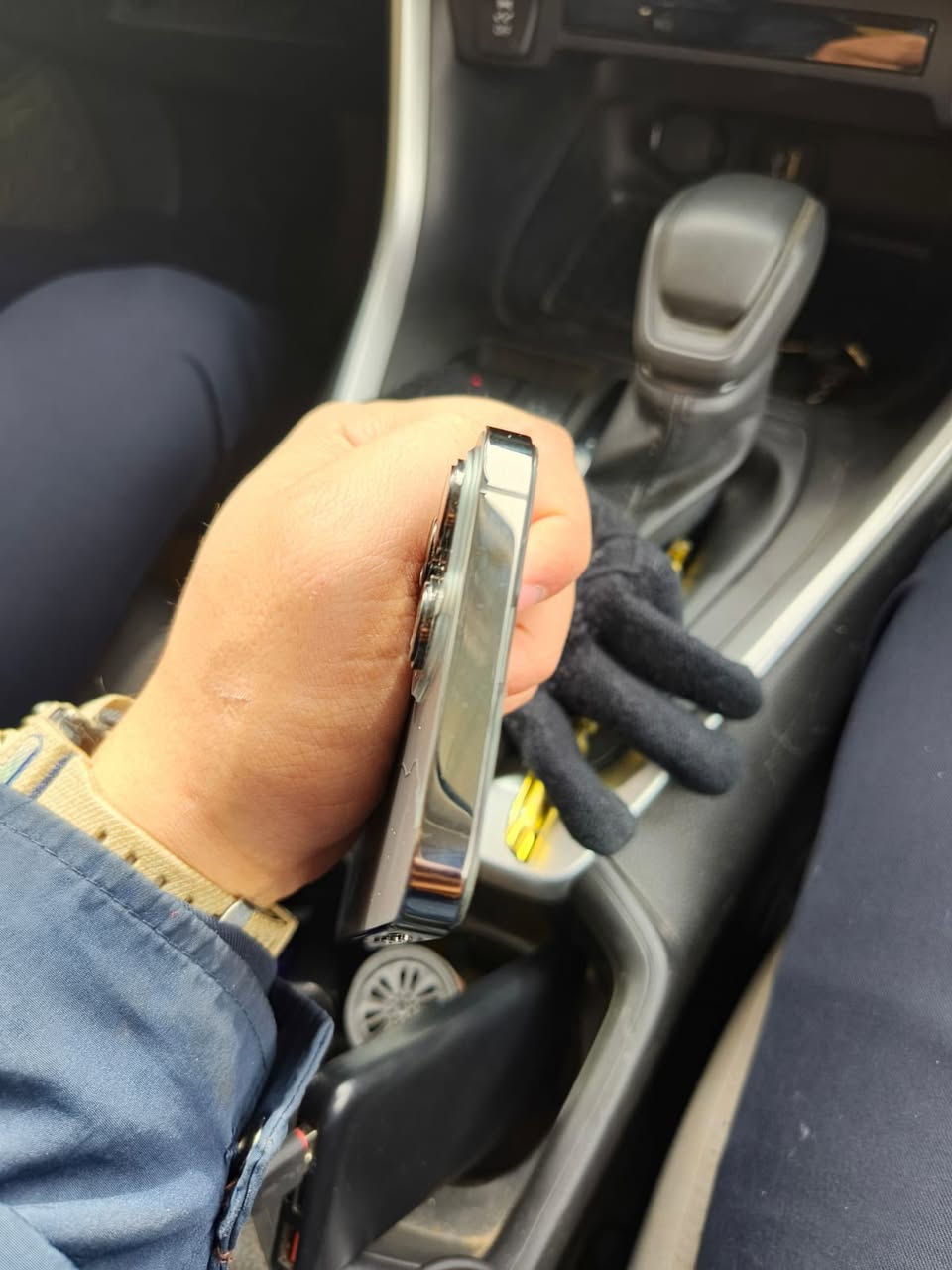 ١٣ برو ماكس ذاكره ٢٥٦ بطاريه ٩٥مبدل شاشه وكاله اصليه الضهر مفطور جهاز نضيف للبيع او مراوس ب احدث راسلني خاص


**إذا كنت صاحب هذا الإعلان وتريد حذفه لأي سبب، رجاءا أرسل رسالة إلى الدعم الفني**