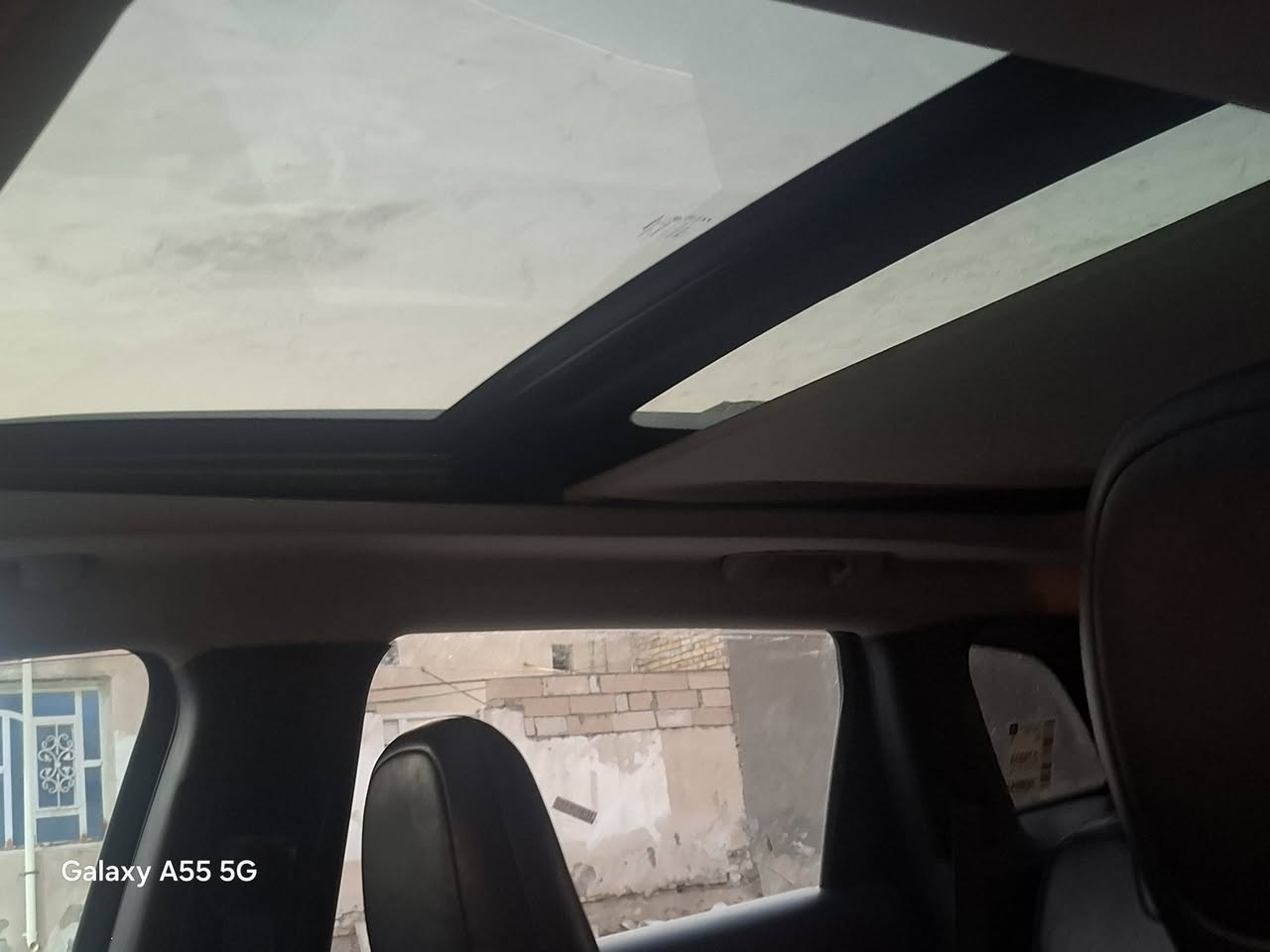 جيب شيروكي بزون 2018
سيارة نظيفة جداً ماشيه 73 
مكينة 2400 
بنوراما
بصمة تشغيل
سايد بريك بصمة
كشنات جلد
كرسي كهربائي
حساسات خلفية
كاميرا
جنطة كهرباء
حادث بنيد وجاملغ جانبي
كفالة الباقي
رقم جديد
السيارة حرة تحويل ثاني يوم
السعر 115 ورقة 

رقم الهاتف ***********
