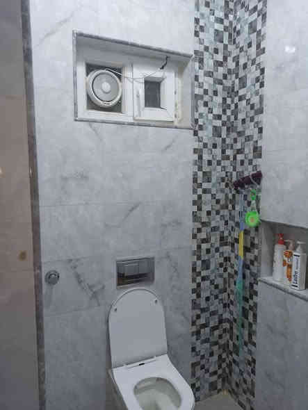 السلام عليكم بيت للبيع مساحه 250متر شغل درجه اولى حديث 2024 في حي النهضه خلف سوق ابو جميغ بيت قاطين مكوناته
2صاله 4غرف ثنين سويت كامل حمامات عدد 5 سطحين اساس وسقف كونكريت مسلح رباطات شغل درجه اولى بيت كلش متعوب علي مواد كله من الزين غير متواجد على الفيس تصال على رقم وعرف باقي تفاصيل مطلوب اسكان 50مليون
***********.  ***********
