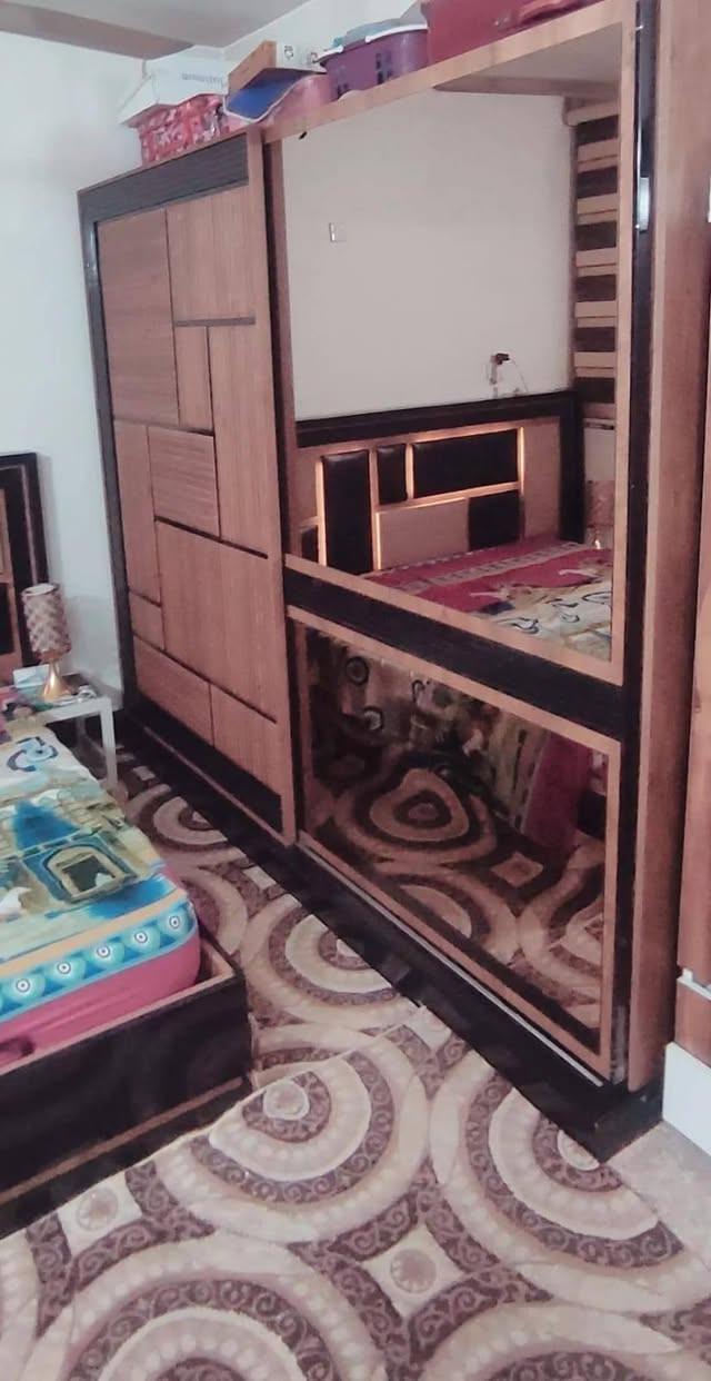 غرفه نوم تركي خشبه قوي 
السرير بي مخزن
 وميز تواليت بي باب سري 
السعر٩٠٠ وبي مجال


**إذا كنت صاحب هذا الإعلان وتريد حذفه لأي سبب، رجاءا أرسل رسالة إلى الدعم الفني**