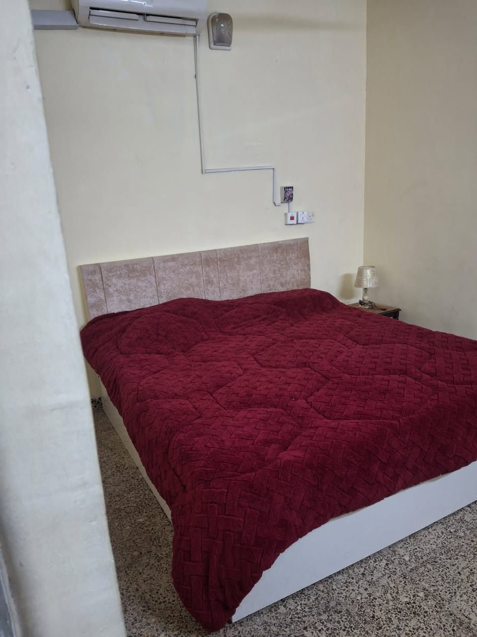 مشتمل للايجار بالمنصور حي المتنبي قرب كباب نينوى يضمن  ثلاث غرف نوم حمام كراج هول مؤثث كامل مكيف للاستفسار ***********
