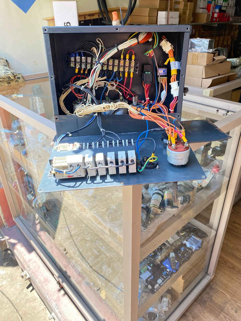 #lighttower #controlpanel
#generatorspareparts
#atlascopco
⚓️⚡️


**إذا كنت صاحب هذا الإعلان وتريد حذفه لأي سبب، رجاءا أرسل رسالة إلى الدعم الفني**
