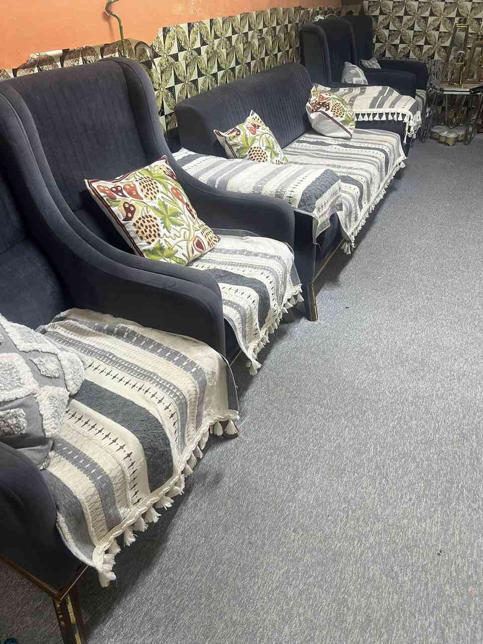 تخم للبيع المكان سوك المفرك تواصل وتساب ***********
