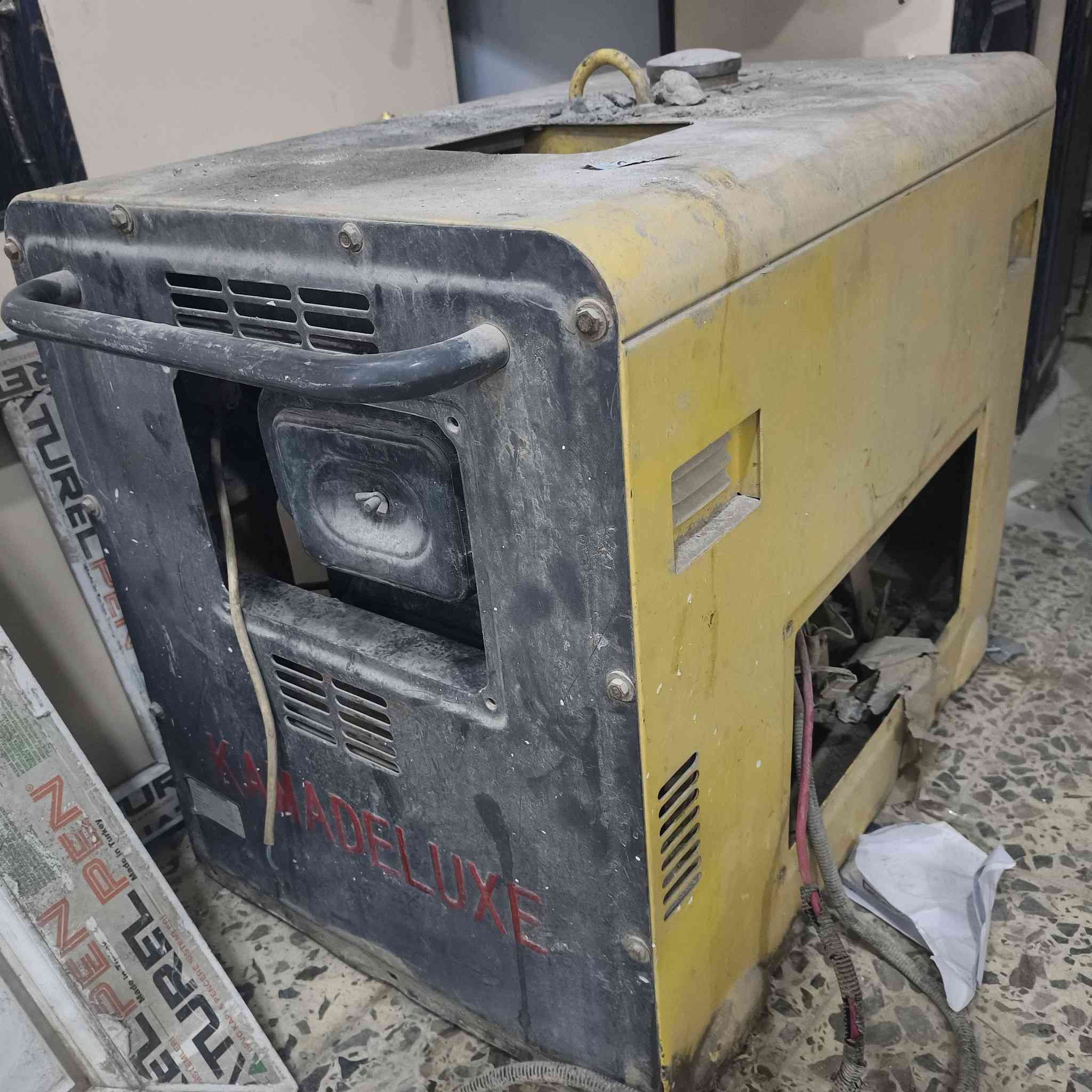 مولدة للبيع 5k نقص بس باتري
بحاله جيده جدا السعر ٣٥٠ ألف 
مكانها بغداد حي الجامعة قرب نفق الشرطه


**إذا كنت صاحب هذا الإعلان وتريد حذفه لأي سبب، رجاءا أرسل رسالة إلى الدعم الفني**