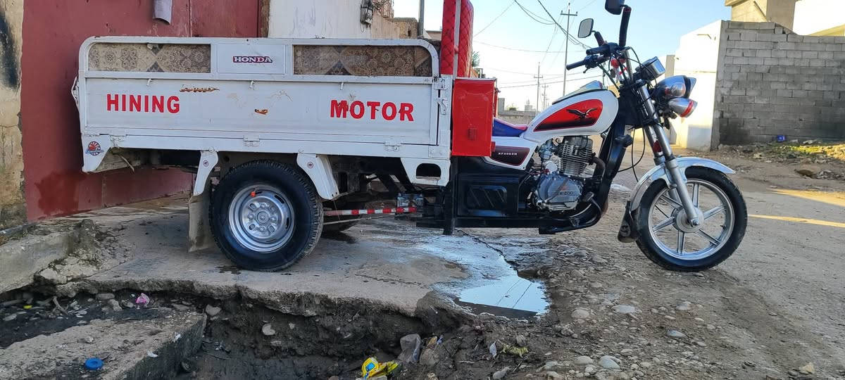 ستوته موديل 2009 رقم سنويه سليمانيه محرك 200 سعر مليون 250 عنوان ديالى جلولاء ***********
