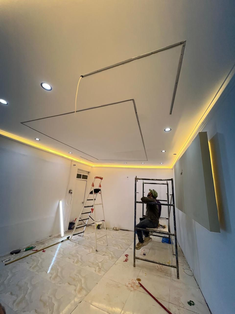 العزاوي لديكورات والمقاولات العامه 
🖌️ أصباغ وديكورات 
       تغليف سقوف   جبس بورد المتر 25 كرسته وعمل مع الصبغ 
     تغليف الجدران بديل الخشب + بديل الرخام+ بديل الحجر+ بديل الشيبورد 
🧑‍🔧ترميم وصيانة المنازل 
👷 مقاولات عامه 
🏢صبغ الدور والبنايات والدوائر الحكومية 
🚪صبغ الحديد والأخشاب 
تطبيك وتفليش الأرضية 
لبخ البيوت سمنت + جص+بورك 
تفليش البيوت 
معالجه الرطوبه 
دقه في العمل 
إنجاز سريع 
تسليم وإشراف مهندس 
كادر يعمل على جميع المجالات  للاستفسار الاتصال على الارقام 
*********** واتساب واتصال 
*********** واتساب واتصال
