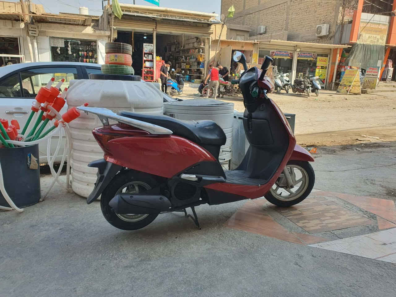 السلام عليكم
ليدي حديث للبيع 
دراجه خير من الله 
***********
