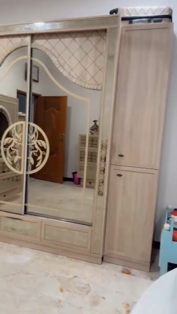 غرفه للبيع تركي نظيفه الاتصال ع الرقم ***********
