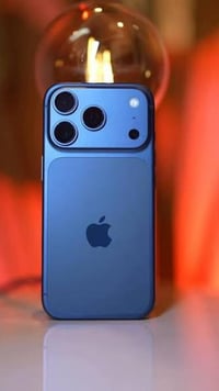 أيفون ١٧برو ماكس ذاكره ٢٥٦ ألون الأزرق البحري Battery 98% * Face ID شغ...