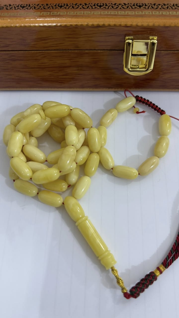 السلام عليكم ورحمه الله وبركاته …
للبيع مسباح وسوار من نفس الخامه ..
اخوان وزن الكلي 52 غرام  عدد خرز المسباح 41  خرزه  السوار8 خرز 
اخوان المسباح خراطه الكويت 

* مسباح جميل وابيض مضلوم بالتصوير  وأجمل بالحقيقه بكثير  
سعر اغرامه على 10$
 للاستفسار والتواصل على 
***********
