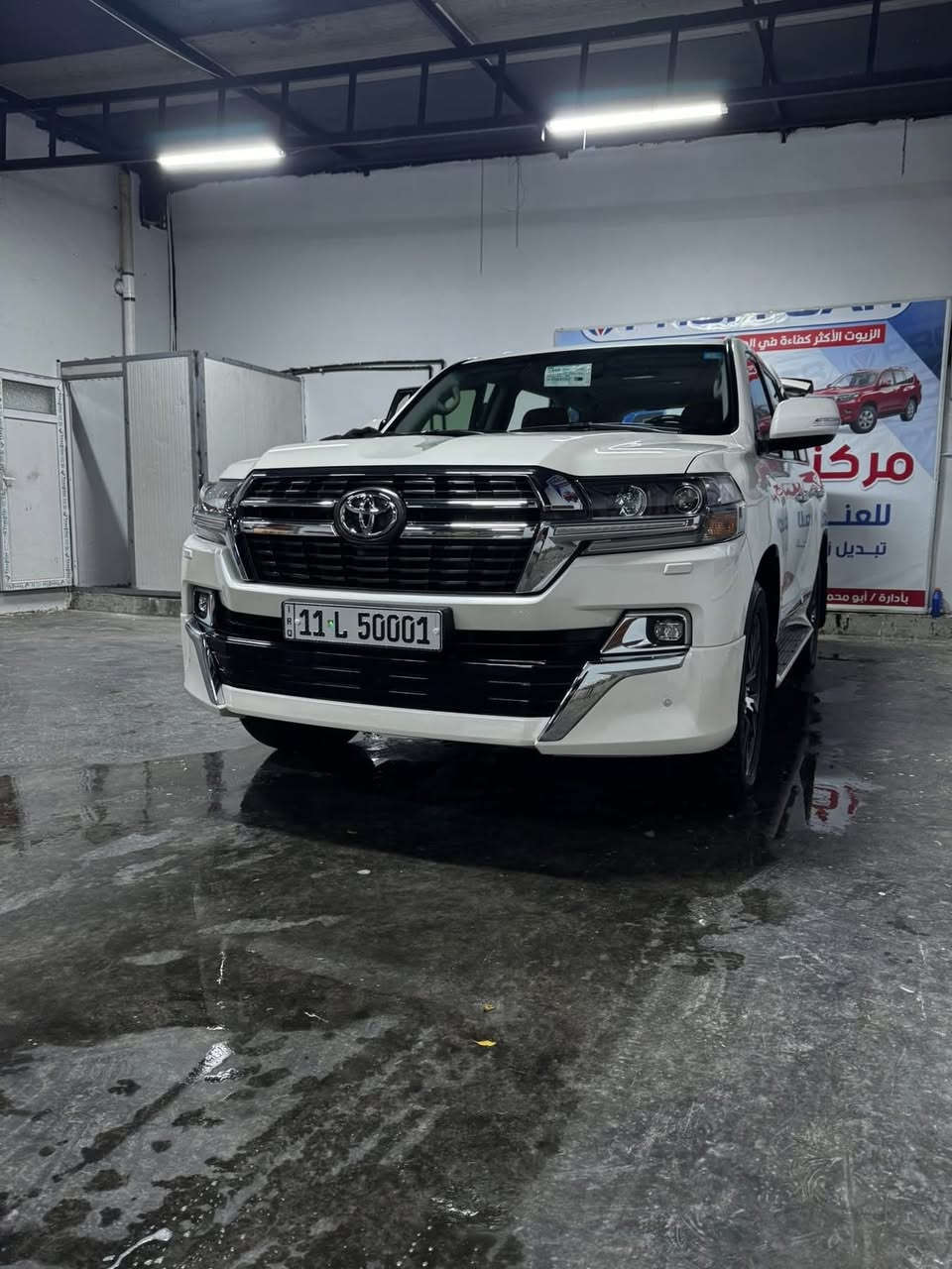 لاندكروزر 2021 بريم فل مواصفات 🚨
🔹 الموديل: 2021

🔹 الممشى: 46 ألف كم (حقيقي ومدعوم)

🔹 الرقم: بغداد تحويل

🔹 المحرك: 6 سلندر

🔹 الحالة: نظيف جداً بحالة الوكالة

✨ مواصفات فل (بريم):

 • 4 كامرات + كاميرا خلفية

 • شاشة + DVD بلاد

 • شاحن وايرلس + ثلاجة

 • تشغيل عن بعد

 • زنون متحرك

 • دفلوك

 • 8 ايرباك

 • فتحة سقف

 • نظام ترحيب

 • مرايا شفط + إشارات + قلبة

 • حساسات + مثبت سرعة

 • تبريد 3 مناطق

 • تحكم ستيرن

 • بصمة (أبواب + جنطة)

 • كشنات جلد كهرباء

 • طفاية تحت الراكب

💯 سيارة استخدام شخصي، جاهزة للفحص بأي مكان

💰 السعر: 61 ألف دولار (بيه مجال للجادين فقط)

📍 بغداد

📞 ***********

⸻

🔥 ملاحظة: السيارة ما تحتاج فلس، تركب وتمشي مباشرة
