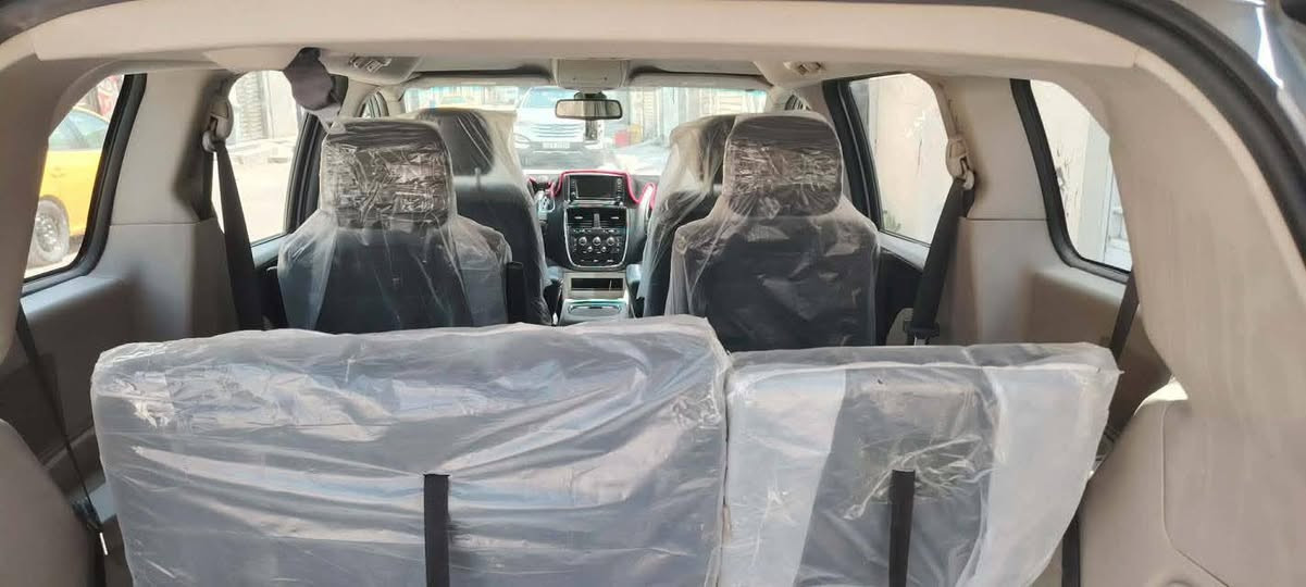 السلام عليكم 
للبيع للبيع 
دوج كرفان مديل 2019 
     السعر ١٨٥  وبيها مجال
 مواصفات 
شاشه اعطال
باتري جديد
منظومه تبريد كامله مبدله جديدة
 حماوه جوه النص شرط متصعد
حادث جدآ خفيف خشم جهة السايق فقط
مروحة أمامية اضافيه احتياط
الراديتر جديد الاصلي
صدر أمامي وخلفي  كلها جديده
دسكات أمامية وخلفيه جديدة
سيارة مكفولة من كهربائيات وميكانيك وبلاد ماملعوب بيها
الكراسي مخمل
الجام ٦ كهربائية
سيارة مالبيت نظيفه على أيدي  
العنوان بغداد الأمين 
رقم تلفوني موجود وتساب 
    ***********
الصور الحادث خاص 
تحياتي للجميع...
