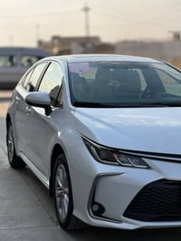 كورولا 2023 • GLi فول • فتحة سقف