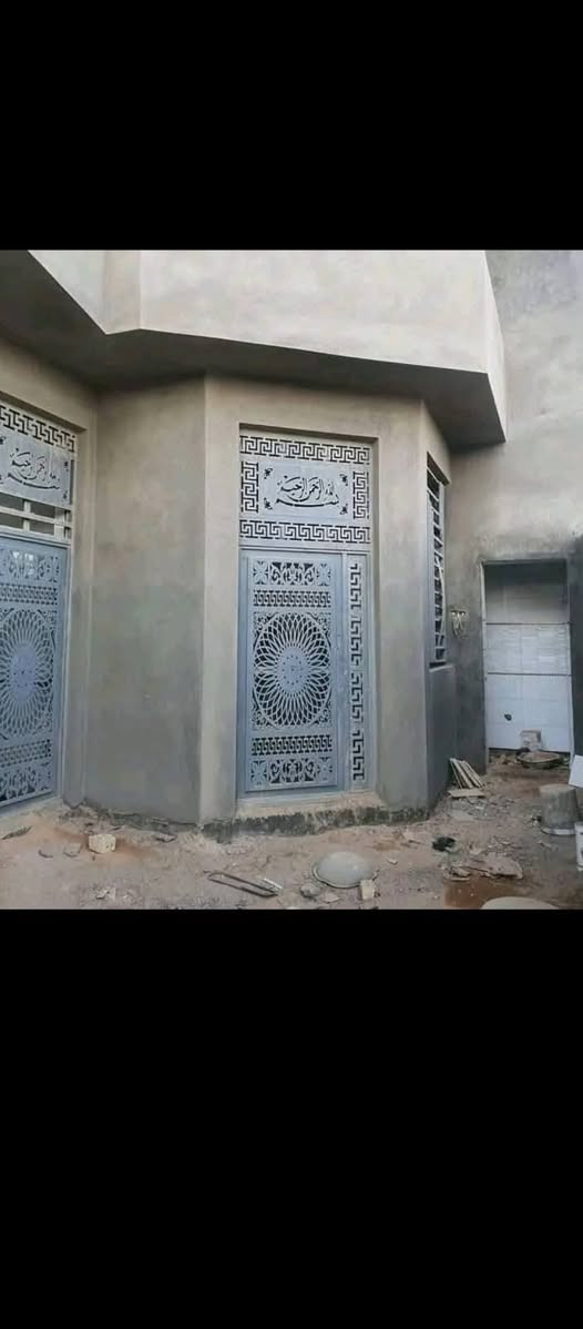 سلام عليكم شغل درجة اولى سمنت وجص و بورك ونشتغل ترميم بيوت تفليش واجهات مكاني النجف وحالين متفرغ.  ***********
