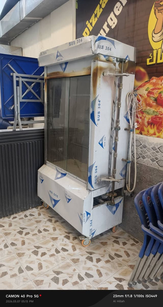 السلام عليكم غراض مطعم كامله للبيع نضافه 90/100 مكاني حله مركز المدينه اسعارهن حلوه ومناسبه للستفسار الاتصال على نفس ***********
