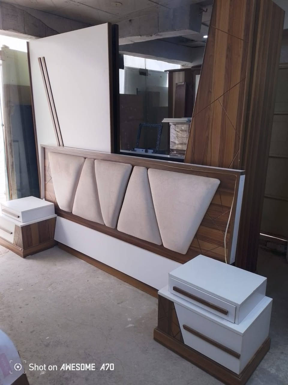 🚨 فرصة مميزة بأربيل 🚨
🛏️ غرفة نوم مودرن وفخمة جدًا
✨ تصميم حديث (خشب + أبيض) مع ظهر مبطن مريح وأنيق
💎 نظافة 100% — جاهزة للاستخدام
📦 كاملة مع: ✔️ كومدينات مرتبة
✔️ تفاصيل راقية تضيف فخامة للغرفة
💰 السعر: 350 ألف فقط (لقطة بهيج تصميم!)
📍 أربيل
🔥 اللي يدور على غرفة مودرن ونظيفة، هاي فرصته
🚨 السعر مقابل الشكل والجودة يعتبر فرصة
📩 راسل خاص قبل لا تنباع


**إذا كنت صاحب هذا الإعلان وتريد حذفه لأي سبب، رجاءا أرسل رسالة إلى الدعم الفني**