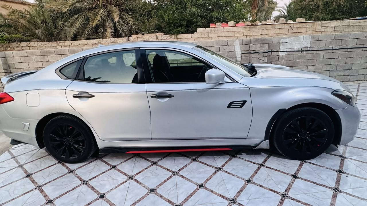 انفنتي m37 موديل 2013 للبيع او المراوس
اذا اكو موستناك 2013 وفوك ماكو مشكلة
السياره كلين مستوردها ب2014 
حادثها غرق ومبدل كل شي بيها ظفاير وعقول
الكير قبل شهرين بدلته جديد 
هزه سنويه كلها جديده 
رقم بغداد
مكان السياره بغداد -صلاح الدين 
***********
