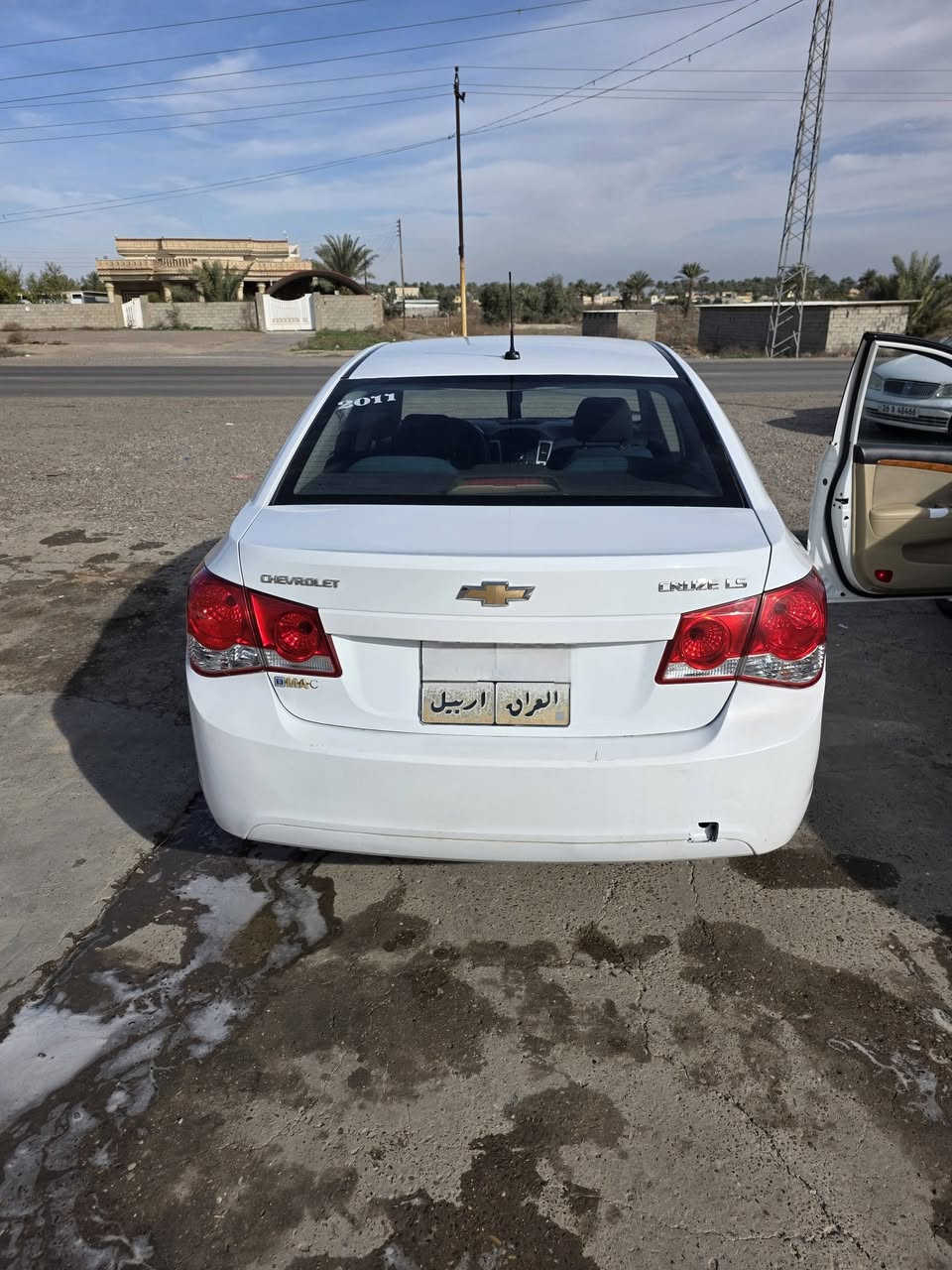 السلام عليكم ورحمة الله...سيارة كروز شوفرليت موديل ٢٠١١ للبيع رقم اربيل سعر ٦٧ $ وبيها مجال مكان السيارة صلاح الدين قضاء بلد  للاستفسار ***********
