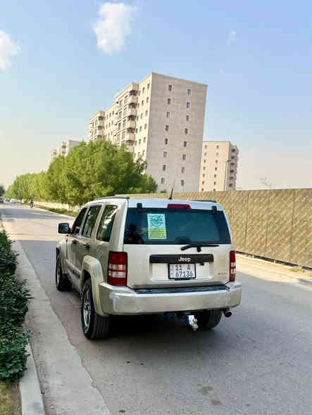 للبيع جيب ليبرتي ٢٠٠٨  فوووول  
رقم بغداد وهزة جديدة 
ماشية 116 ML
محرك V6 3700 
فتحة سلايت 
غرفته جلد جديدة جدآ 
تبريد ممتاز
كهربائيات بلادية كلة شغالة 
تخم تاير جديد نكسن 
باتري جديد 
هوك سحب خلفي
بيه صبغ بابين  
السيارة جاهزة وبدون أي نقص ادامة كاملة
_____________________
العنوان : بغداد /الكرخ   
السعر :  ٨٥ $ وبيه مجال   
رقم الهاتف : *********** /*********** بغداد
