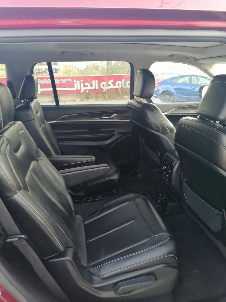 🚗 للبيع: جيب شيروكي ليمتد 2023
📍 مكان السيارة: الديوانية
📞 للتواصل: ***********
💰 السعر: 325 ورقة – قابل للتفاوض
📊 المسافة المقطوعة: 16,000 مايل فقط
🛠️ المحرك: 6 سلندر – 3600cc

⚙️ المواصفات (فئة ليميتد):
• مقاعد جلدية فاخرة
• مقاعد أمامية وخلفية قابلة للتدفئة
• فتحة سقف بانورامية
• 7 مقاعد
• نظام دفع رباعي (4WD)
• تشغيل عن بُعد
• بصمة تشغيل
• بصمة أبواب
• شاشة وسطية كبيرة تدعمApple CarPlay
و Android Auto
• كاميرا 360 درجة
• باب خلفي كهربائي
• مصابيح LED أمامية وخلفية + أضواء ضباب
• مرايا جانبية كهربائية + نوافذ كهربائية بالكامل
• مقاعد فخمة 
• ناقل حركة ماوس 

⚠️ أضرار السيارة:
• وارد أمريكي
• صبغ البنيد والجاملغ
• تبديل باب السائق أصلي بنفس اللون
• صور الحادث مرفقة مع الصور

📌 تفاصيل إضافية:
• السيارة دخول جديد بدون رقم
• تترقم في جميع المحافظات عدا الإقليم
• لون السيارة: برغندي كرزي

📞 للتواصل: ***********

💰 السعر: 325 ورقة – قابل للتفاوض

