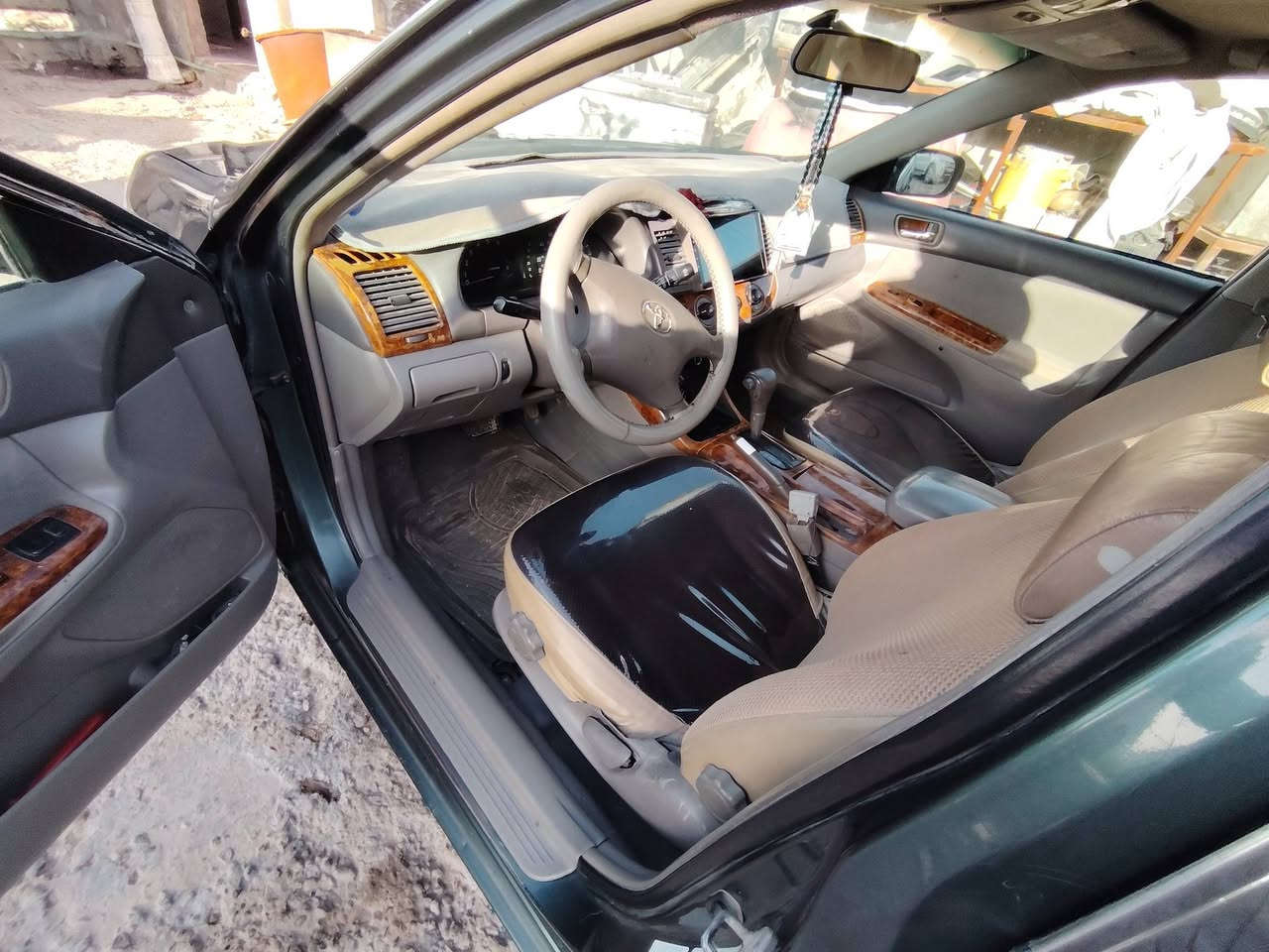 سلام عليكم كامري 2006 رقم واسط بسمي صبغ حزام كفاله وارد امريكي كلشي بيه شغال  سعر 90 وبيه مجال خاص ماجاوب اتصل على رقم     ***********
