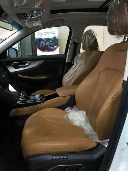 X7 (Baic) 
X7 من شركة بايك الصينية 
بأقساط شهرية مريحة بدون حجز مروري وبدون مقدمة على 6 سنوات 
ضمان گير ومكينة 6 سنوات 
مواصفات السيارة 👇 
محرك ميتسوبيشي 1500L Turbo 185HP 
الگير من شركة أيسن اليابانية DCT 
نظام التعليق علامة بوش 
البدن امتياز مارسيدس بنز 
نظام صوتي من 8 سماعات من شركة باناسونيك اليابانية 
مانع انزلاق ABS
مانع انغلاق الفرامل EBD 
نظام الكابح المساعد EBA 
نظام الثبات الالكتروني ESP 
نظتم قوة الجر TCS 
نظام مساعد الصعود HHC 
نظام تخفيف المنحدرات HDC 
هاند بريك 
نظام الفرامل الإلكتروني Auto Hold 
حساسات امامي خلفي 
دخول وخروج ذكي بدون مفتاح 
سقف بانوراما 
مقابض الابواب ذكية مخفية 
صندوق كهربائي 
كامرة 360 
مري كهرباء شفط 
مري قابلة للتسخين الكهربائي 
ستيرن جلد + تحكم ستيرن لمس + تدفئة بالستيرن 
المرأة الداخلية مانعة للتوهج 
انارة محيطية داخلية من 10 اللوان 
داش كام 
كشنات جلد كهربائي مع ذاكرة حفض وضعية المقعد 
تدفئة وتبريد بالمقاعد الامامية 
شاشة لمس قياس 13.3 انج بنظام هواوي 
USB - WiFi - Blutooth 
شاشة تحكم بالتبريد    
تتوفر بالنقد والاقساط 
للحجز والاستفسار واتساب 👇
***********  مهندس علي حلة
