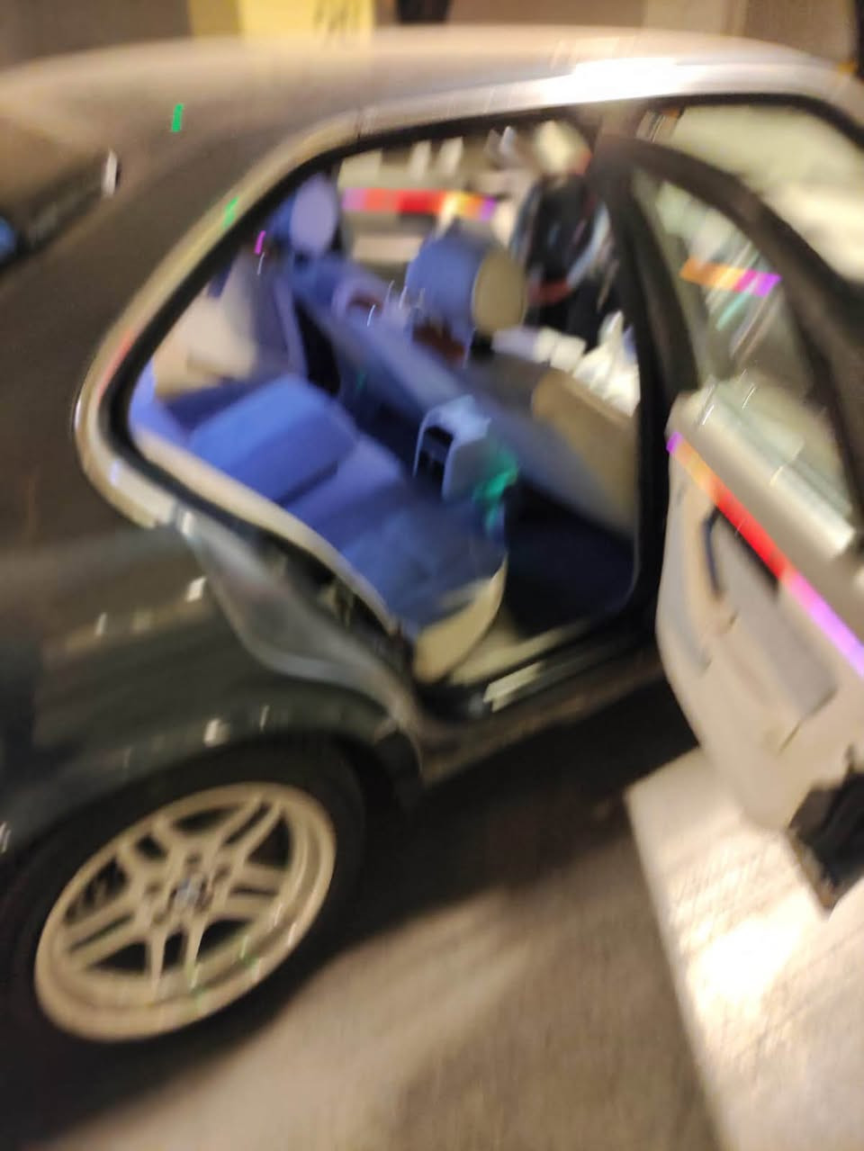 السلام عليكم BMW موديل 1990 كير عادي
سياره جديده بمعنى الكلمه غرفه مخمل اوف وايت كت كامل M حته دوس البانزين والكلج والبريك M سياره بدون ضربه فقط صبغ جماليه هزه وسنويه جدد بسمي تحويل ثاني يوم كير ومكينه خير من الله مكانه بغداد الامين ثانيه فقط بيع متوازي عله فلوس سعر 70 وبيه مجال ***********
