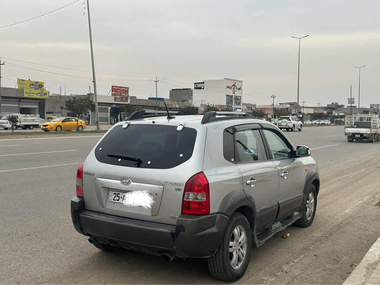 هونداي توسان 2008 
محرك 6 محرك مابي عيب بدون صرف وبخار كير بالبك يتاخر للامام مابي عيب 
سنوية وهزة ورقم كله جديد باسمي  رقم مميز 
دفتر بنزين 
بيها 4 قطع صبغ بدون دواخل 
مكان سيارة كركوك 
سعر 88 وبي مجال 
استفسار *********** كركوك, العراق
