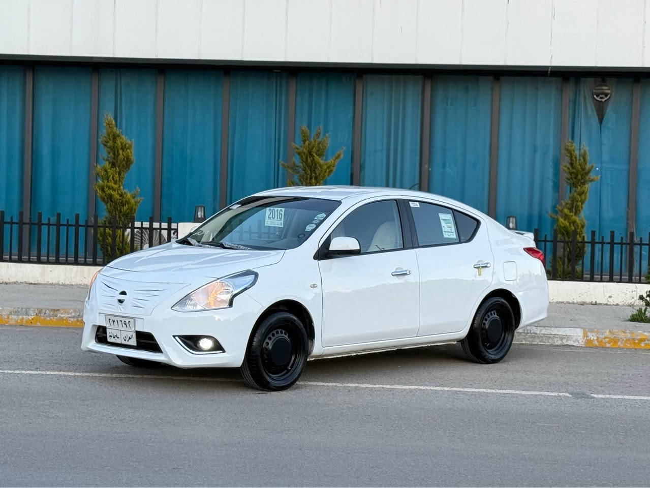 ***********

نیسان لاکیشمیبای ٢٠١٦ بۆ فرۆشتن
سەیارەکە حیزام بۆیاغە کەمێک پێشی پێوەیەتی…
٤ تایەی لۆکی لە ژێرە 
شاشە ئایپاد و کامێرە
دەسک نیکل
دەبڵ گێچ 
سەیارەکە زۆر جوان و خاوێنە.
نرخ:٨٤ گەڵا

*********** رانية, السليمانية
