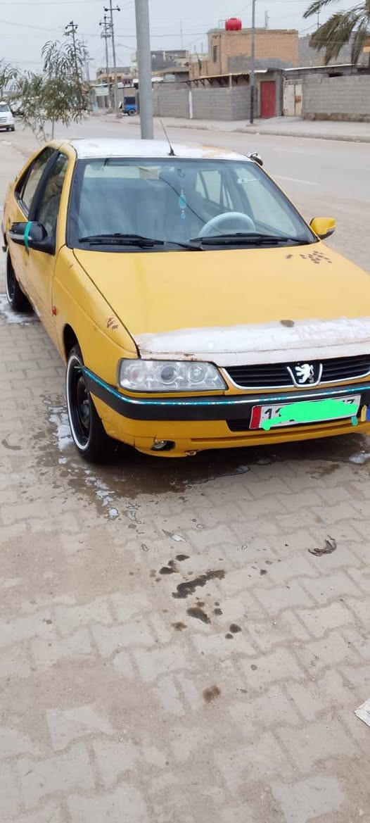 السلام عليكم لبيع بيجو موديل 13 رقم بغداد دولي هزه جديده  مكينه كير خيرمن الله تخم تاير  باتري جديد صدر امامي خلفي شرط  السياره خير من الله  كهربايات كله شغاله السعر 25 وبيه مجال قليل   مكان سياره واسط صويره   الاتصال ***********
