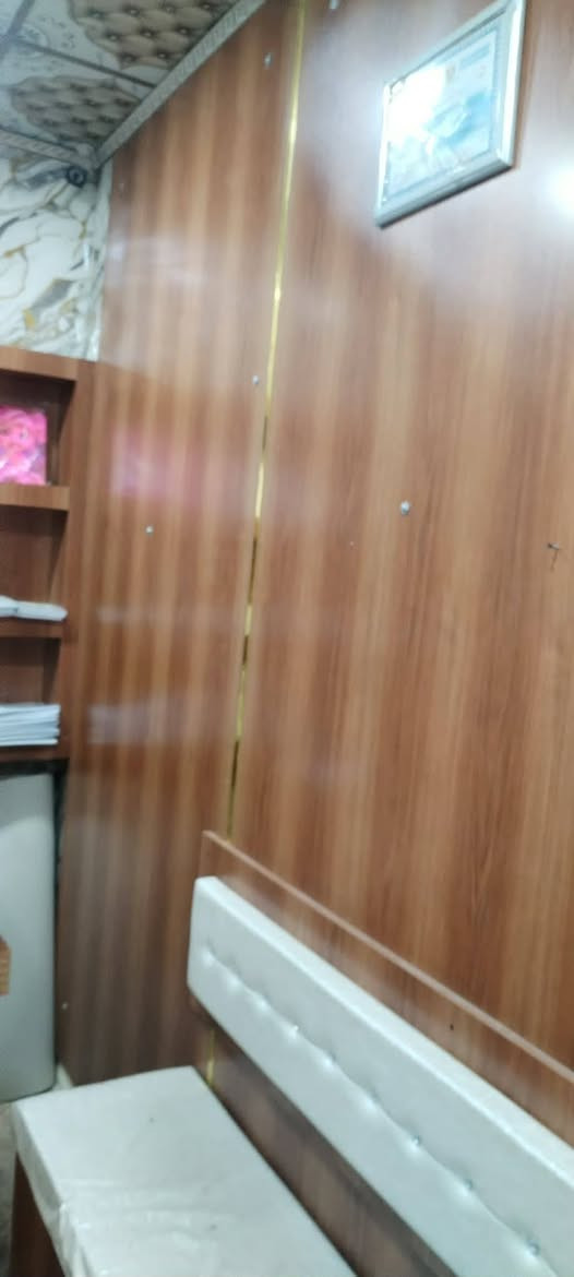 مكلفه بلنشر 
جام السعر 200
قياس الارتفاع 260 العرض220
الخشب والميز والكعده ورفوف الخشب كلهم  السعر 200
العنوان  موصل حي الكرامه 
الرقم على خاص


**إذا كنت صاحب هذا الإعلان وتريد حذفه لأي سبب، رجاءا أرسل رسالة إلى الدعم الفني**