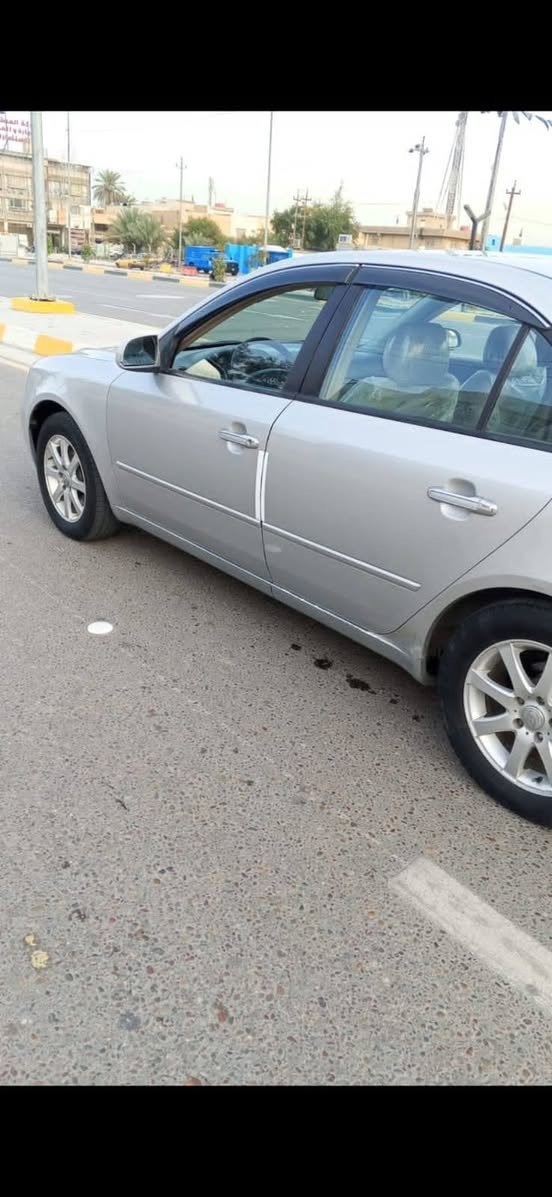 السلام عليكم
سيارة سوناتا للبيع موديل 2006 خليجي محرك 2400 مكفوله من الضربه تخم تاير تدفئة تبريد حداديه جديده السنوية بإسمي رقم بابل الاتصال على/***********/بابل المسيب
