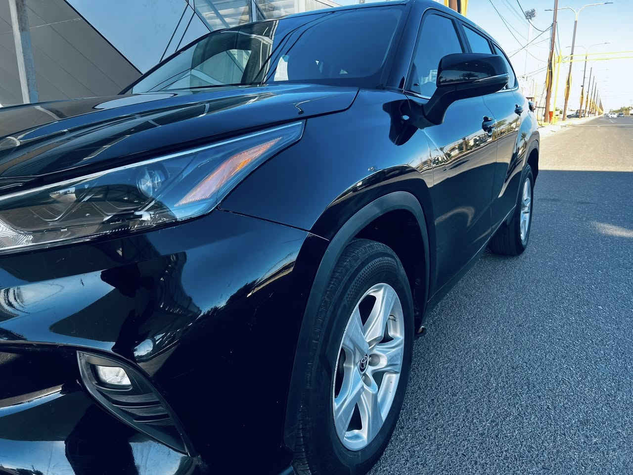 $$27,750
TOYOTA HIGHLANDER 2023
تويوتا هايلندر  ٢٠٢٣ هايبرد
رقم بغداد

مواصفات LE:-
داخل لونين
شاشة كبيرة
الكاميرة الخلفية
بصمة ابواب 
بصمة تشغيل
هاند بريك بصمة
اوتو هولد
ثلاث وظعيات قيادة
تحكم ستيرن
إنارة امامية LED+زينون
إنارة الخلفية LED
صندوق كهربائي
تبريد ٣ قطع 
٧ راكب
كرسي سايق كهربائيه
رادار جانبي
نقطه عمياء 
هايبرد 2500 محرك 4 سلندر 
50,000 مايل ماشية

سياره بدون ايرباك
بيها قطعه وحده بنيد فقط
رقم شاصي بالصور
🛑سعر السيارة 27,750$  بيها مجال بسيط

 
***********
