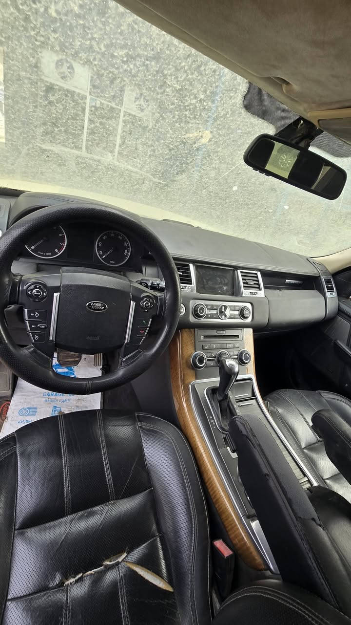 رانج روفر سبورت hse luxury  2011 فول مواصفات داخل شامواه اعلى مواصفات بالرانج (بدون مكينه) سياره كفاله عامه بدون حادث ولا صبغ فقط الدعاميه الأمامية ماشيه اقل130 الف كيلومتر حقيقي خاليه من كل عيب سياره رقم بغداد بأسمي تحويل مباشر  السعر 12 الف دولار 120 ورقه وبيه مجال  للتواصل واتس اب او اتصال ***********( محتاجه مكينه بدون مكينه مابيها مكينه)  للبيع او مراوس

