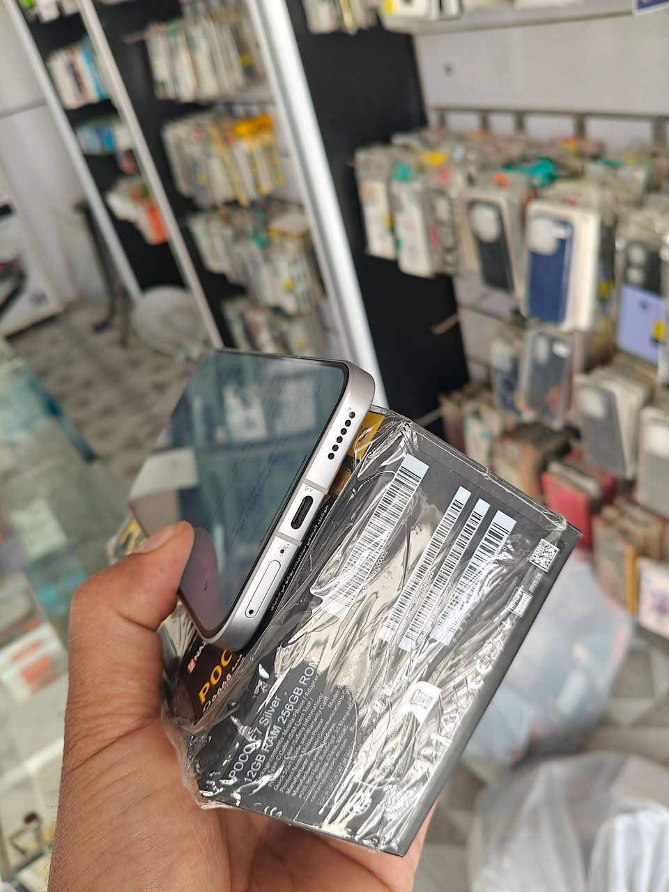 الذاكرة 512
بيجي    120
شاحنه. 90 واط 
مع كامل ملحقاته 
السعر. 450
توصيل ماعندي 
بغداد الشعب أو حي بساتين 
***********
