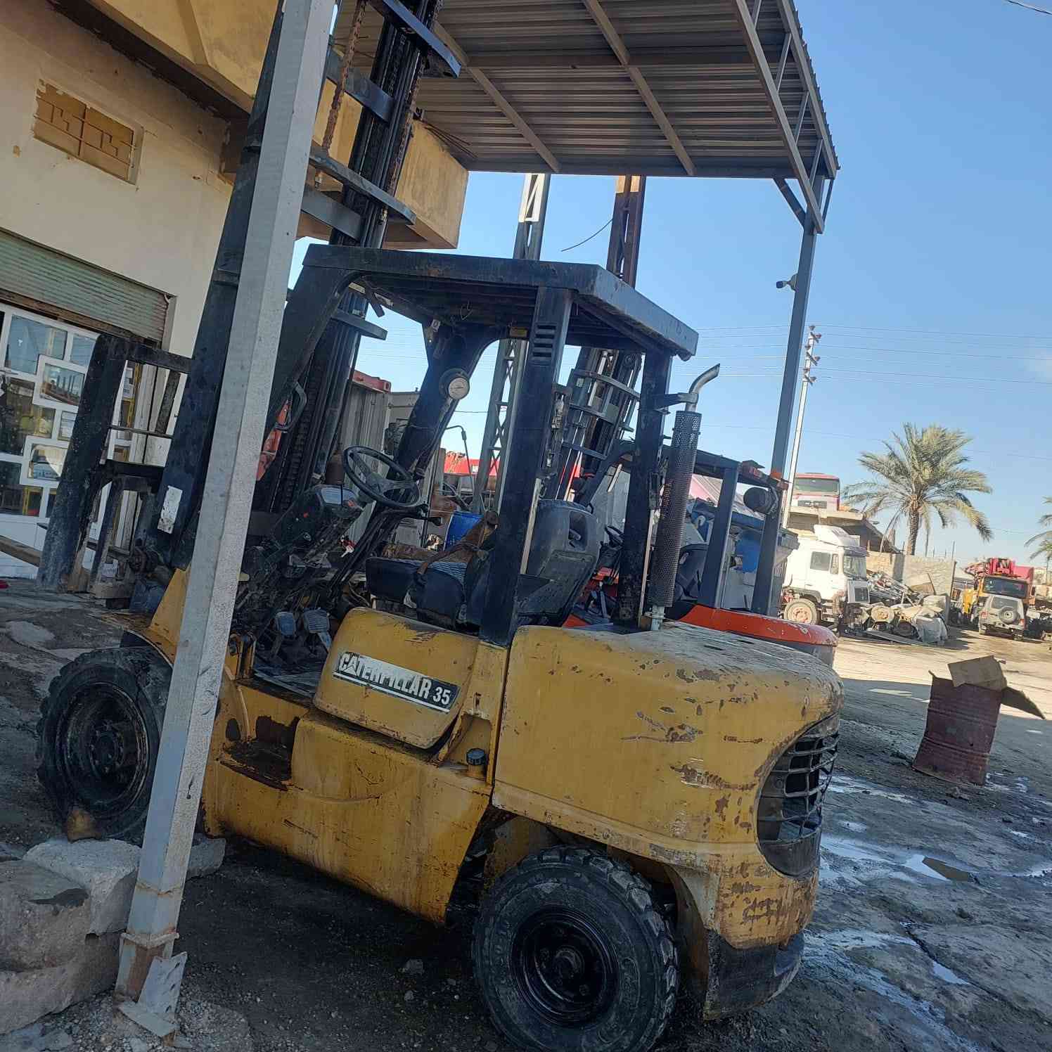 رافعة البيع كتر 3 طن ونص  3 حركات محرك بلادي، موديل 2003 ***********
