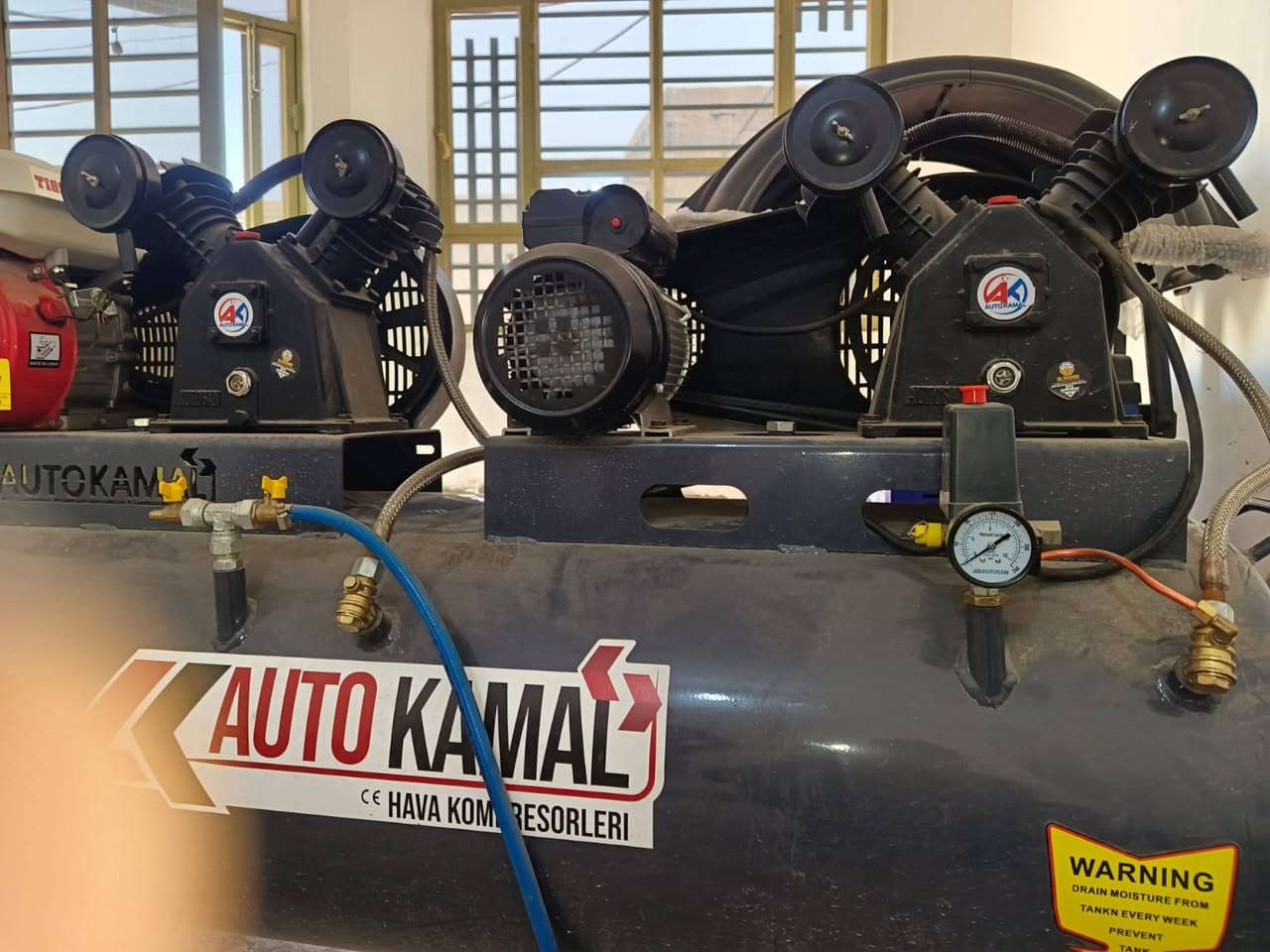 السلام عليكم اغراض بنجر مستعمله  الجديده مع تروسه وشلاخه وخالعه وبلانص/ العنوان بغداد المعامل  /***********
