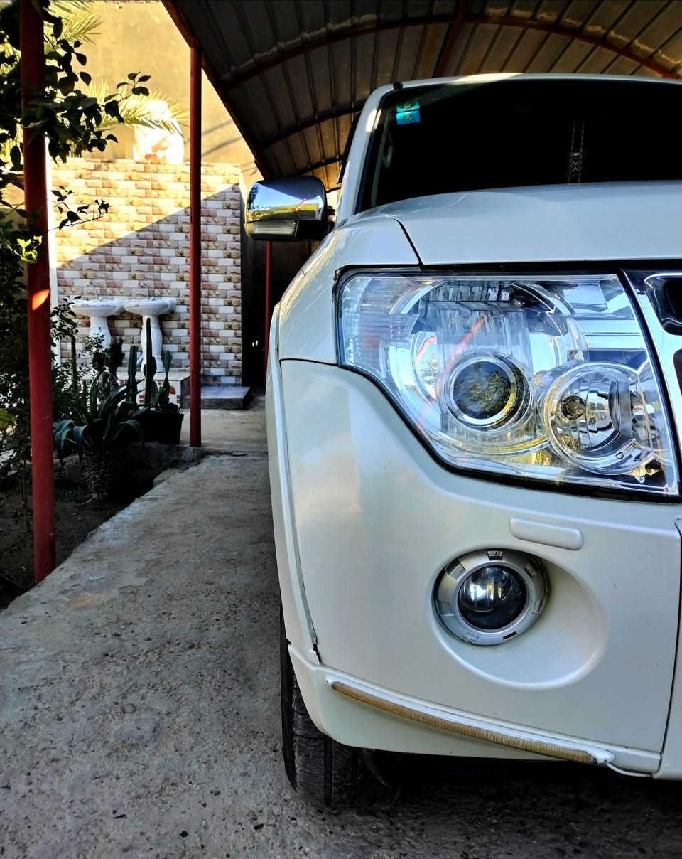 السلام عليكم ورحمة الله وبركاته
للبيع. باجيرو 2010GLS
(حبتور) فول مواصفــــــــــات. 
مكفوله كفاله عامه. 
مكينه 3500
حدادية امامي خلفي ادامه كامله 
سياره جاهزة 100٪
رقم بابل باسمي تحويل مباشر باسم المشتري.سنوية لل2030.
مكاني بابل حله. مركز. قرب مستشفى لامام الصادق ع (التركي). 
السعر 140وبي مجال ان شاءلله 
***********
