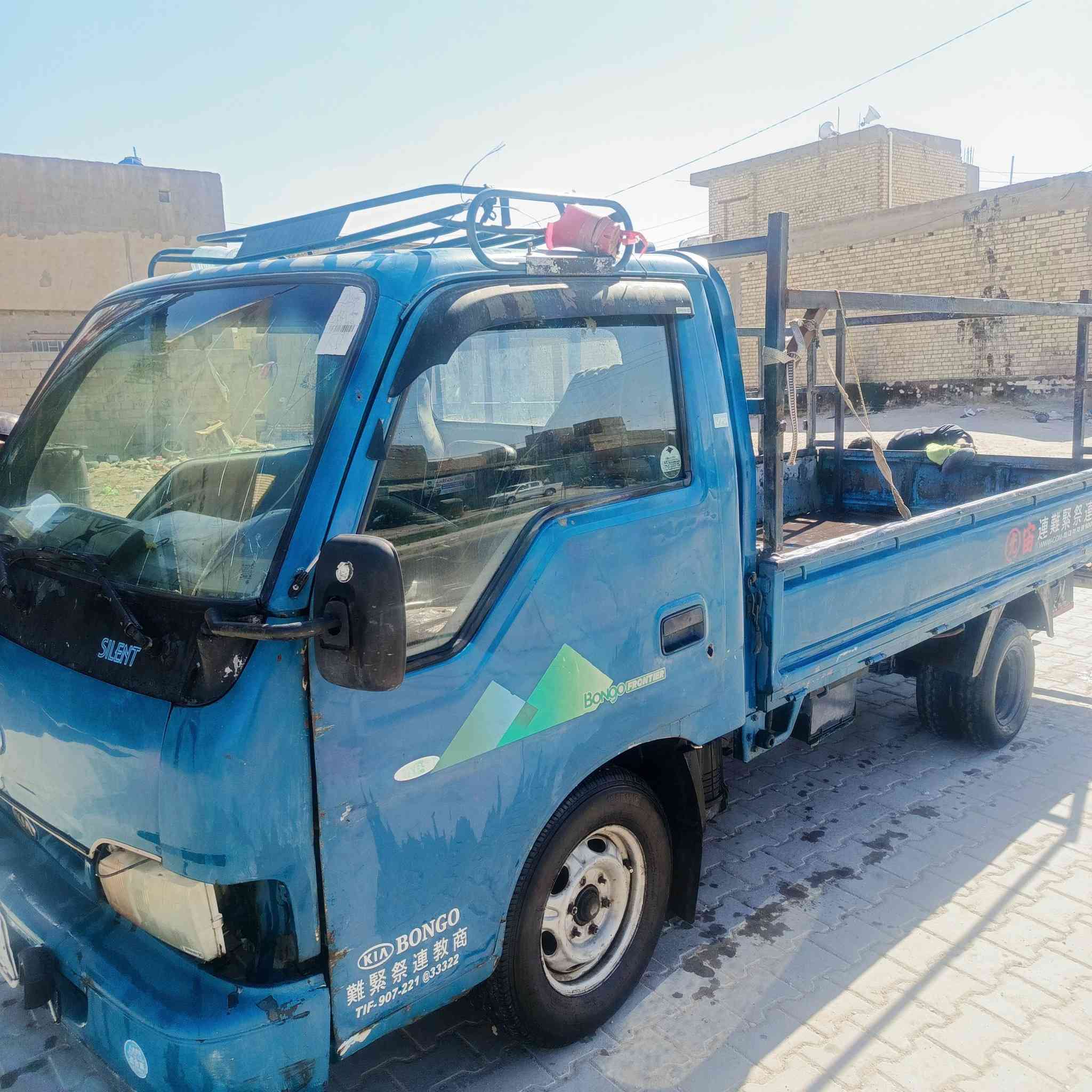 كيا حمل للبيع
موديل 1997
 مكان السياره كربلاء 
السعر 48
الهاتف :***********
