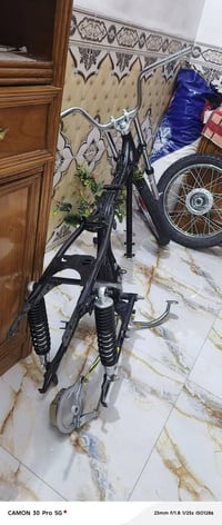 ساصي وغراض لبيع  غراض يوم شتريتهن بعدهن بل جيس شاصي موديل 26سكنر تواصل...