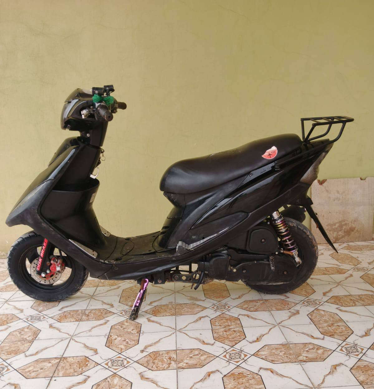 السلام عليكم  دراجه للبيع ماكس عدله 55 السعر475 وبيه مجال مكان الحمزه الشرقي  الرقم ***********
