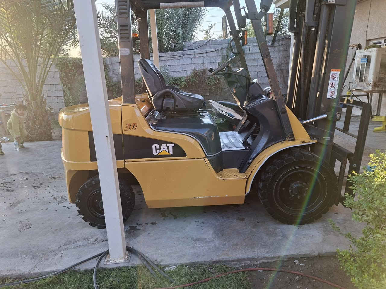 سلام عليكم رافعه شوكيه ٣ طن للبيع ٣حركات موديل ٢٠١١ رقم الهاتف ***********
