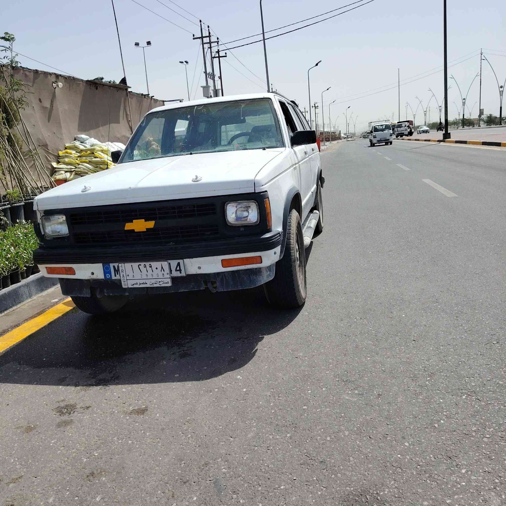 سلام عليكم بلايزر للبيع ٩١ محرك٦سلندر يخبل  كير خير من الله... حلاب مو كابريتر مكينه٣٠٥.
السعر ٣٥ وبيها مجال مكاني بصره خور الزبير ***********
